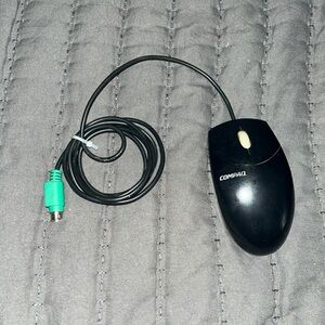 Compaq 334684 - 108 2-Button Scroll Mouse PS/2